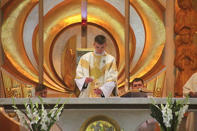 	Ks. Krzysztof Borysiewicz sprawował Eucharystię w Jeleniej Górze.