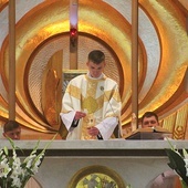 	Ks. Krzysztof Borysiewicz sprawował Eucharystię w Jeleniej Górze.