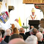 ▼	Eucharystii w bazylice Mariackiej przewodniczył metropolita gdański.