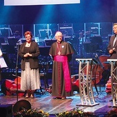 ▼	Małgorzata Mańka-Szulik, abp Wiktor Skworc i Danuta Kamińska oficjalnie zainaugurowali święto.