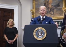 Po masakrze w teksańskiej szkole prezydent Biden apeluje o restrykcje w sprzedaży broni palnej