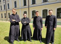 Przyszli księża. Od lewej: Michał, Arek, Wiktor, Paweł.