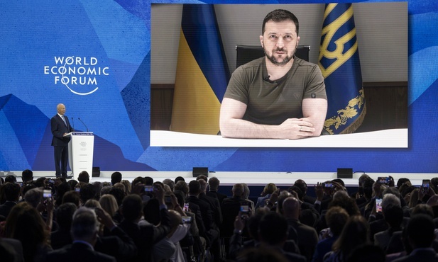 Zełenski: Zbyt wielu ogląda się na Rosję
