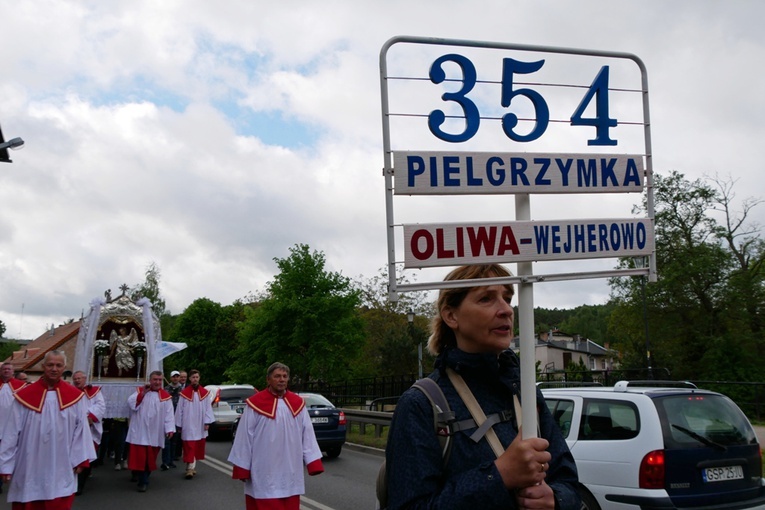 354. Piesza Pielgrzymka Oliwska w drodze do Kalwarii Wejherowskiej