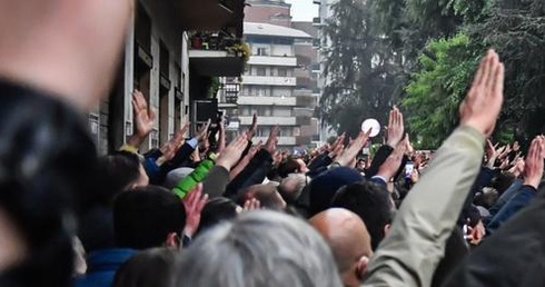 Włochy. Uniewinnieni za faszystowskie pozdrowienie