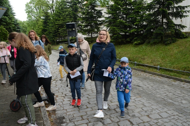 Olesno. Dzieci na "Majówce w drodze"