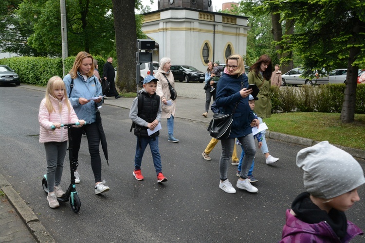 Olesno. Dzieci na "Majówce w drodze"