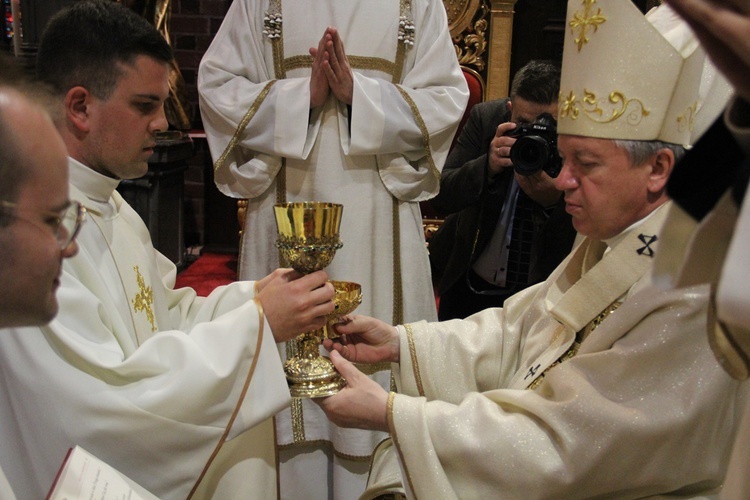 Chwała Panu za nowych kapłanów [ZDJĘCIA]