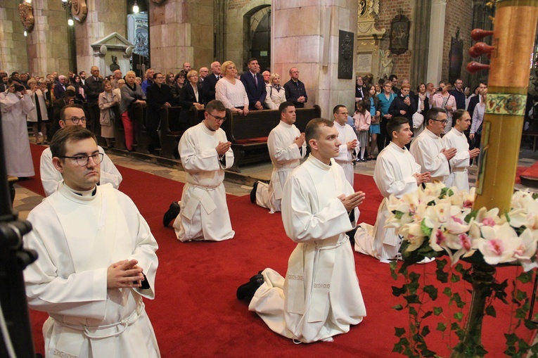 Chwała Panu za nowych kapłanów [ZDJĘCIA]