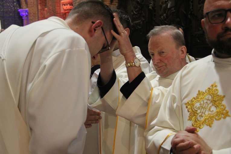 Chwała Panu za nowych kapłanów [ZDJĘCIA]