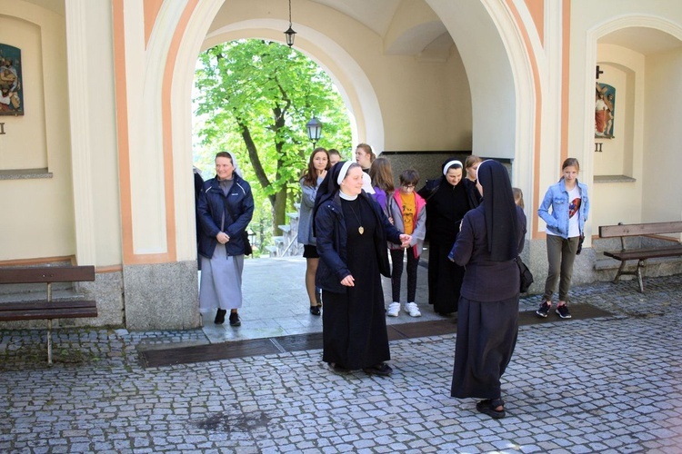 Pielgrzymka osób konsekrowanych na Górę Świętej Anny