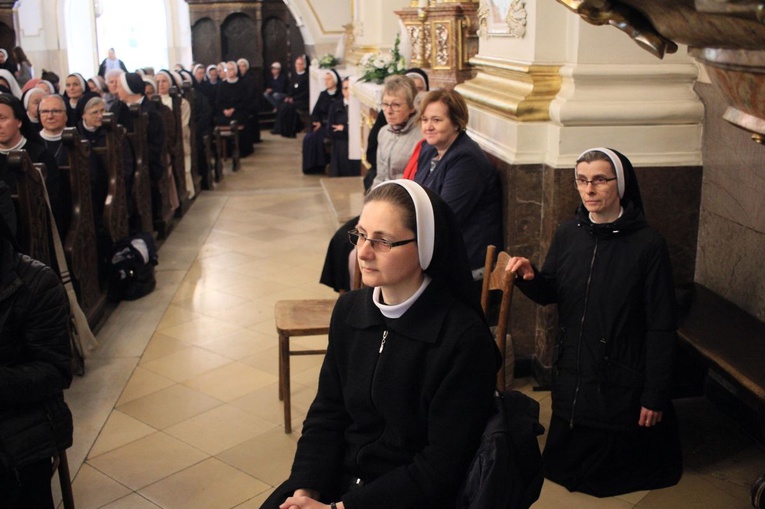 Pielgrzymka osób konsekrowanych na Górę Świętej Anny