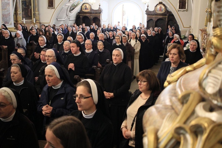 Pielgrzymka osób konsekrowanych na Górę Świętej Anny