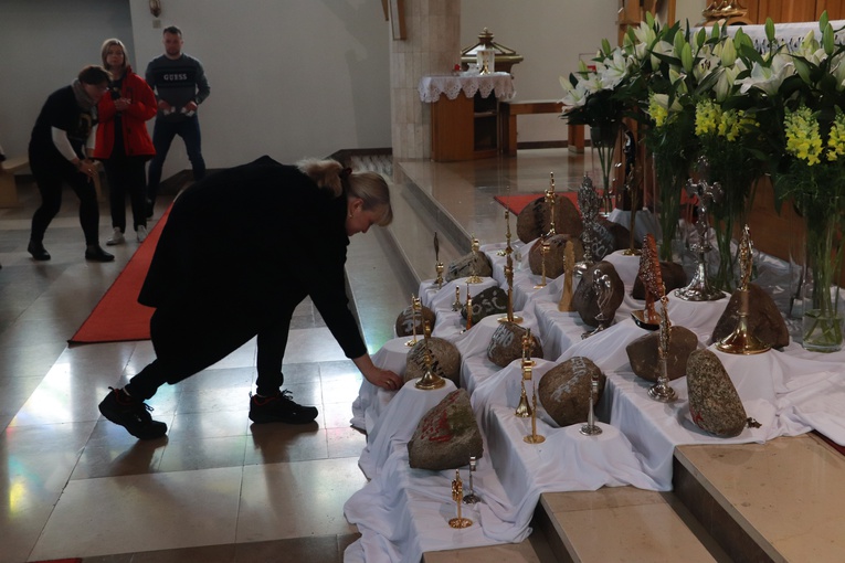 IX DPK. Wprowadzenie relikwii świętych kobiet