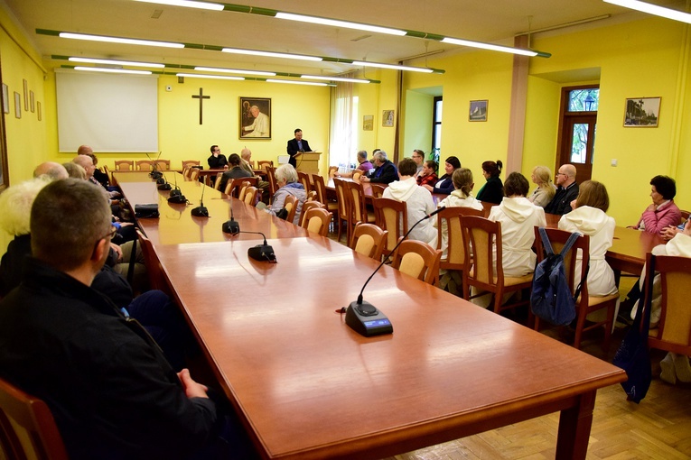 Wykład w Sali Papieskiej Instytutu Teologicznego w Sandomierzu.