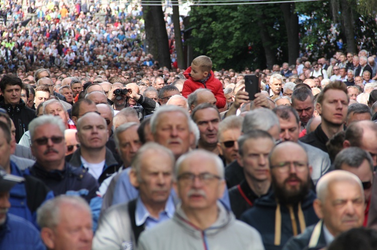 Pielgrzymka mężczyzn do Piekar - cz. 1