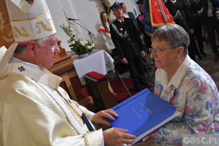 Rekoronacja w otyńskim sanktuarium Matki Bożej Królowej Pokoju