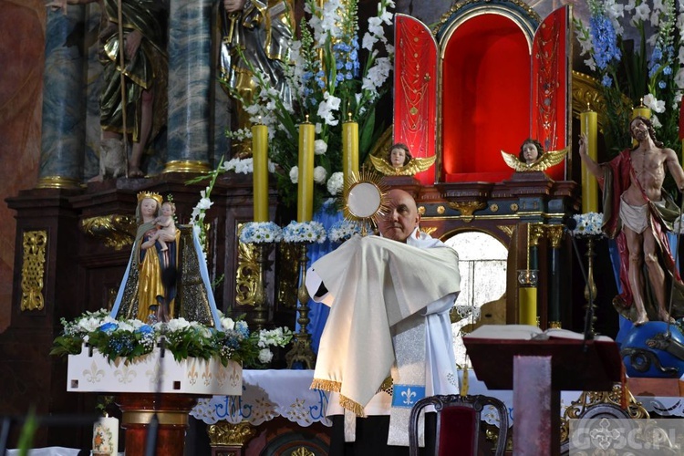 Rekoronacja w otyńskim sanktuarium Matki Bożej Królowej Pokoju