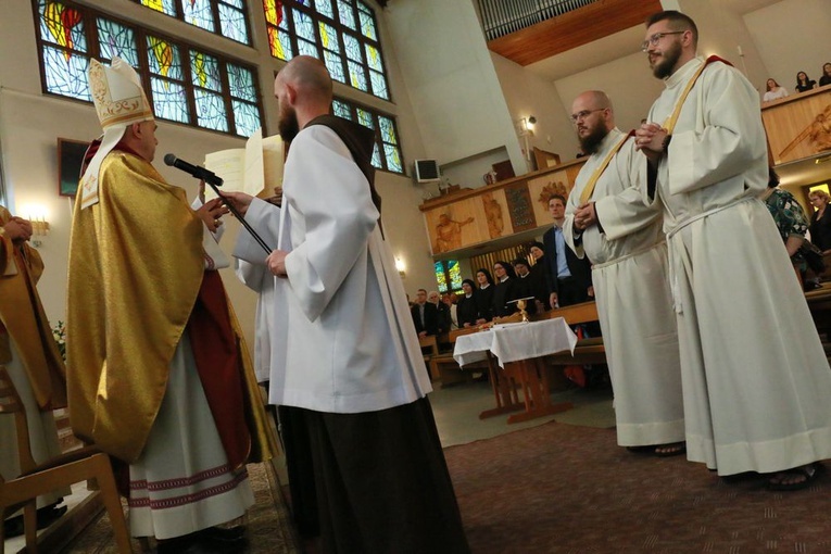 Święcenia kapłańskie u braci kapucynów