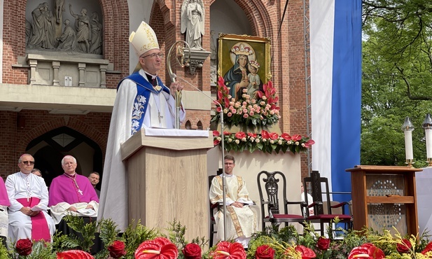 Abp A. Galbas w Piekarach: Bez nadziei jesteśmy labilni, niezdecydowani jak Piotruś Pan