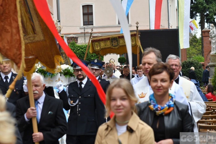 Rekoronacja w otyńskim sanktuarium Matki Bożej Królowej Pokoju