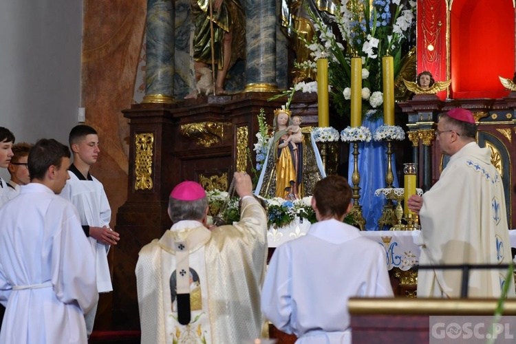 Rekoronacja w otyńskim sanktuarium Matki Bożej Królowej Pokoju