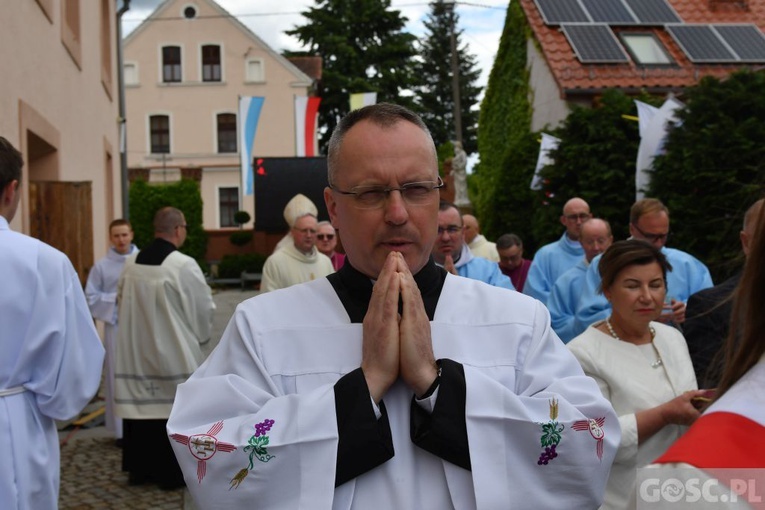 Rekoronacja w otyńskim sanktuarium Matki Bożej Królowej Pokoju