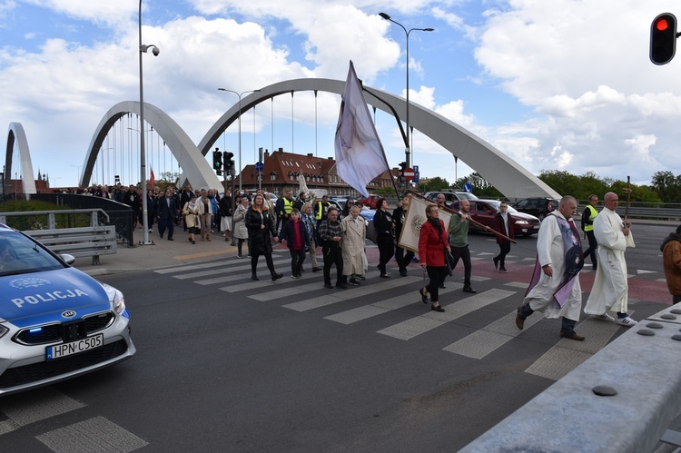 Pielgrzymka z rekwiarzem św. Andrzeja Boboli