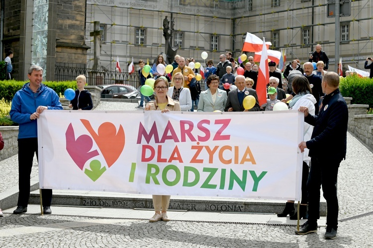 Świdnicki marsz dla życia i rodziny 2022