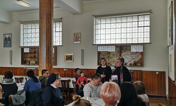 Nie nazywamy ich uchodźcami, ale gośćmi 