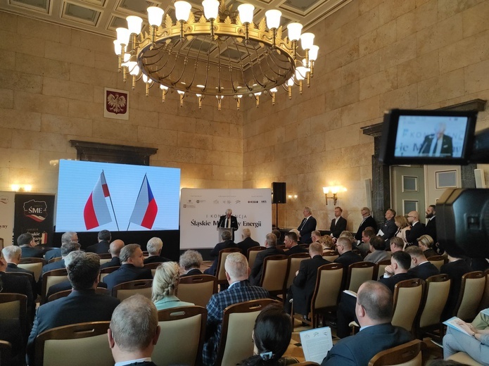 Katowice. Fabryka Magazynów Energii powstanie w śląskiem. Jest porozumienie z Czechami