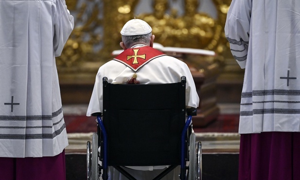 Papież przez modlitwą różańcową o pokój: Niech szybko ustanie wojna!