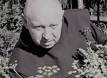 Zmarł karmelita od ziół i ogrodów