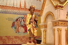 	Figura apostoła w kościele w Skorogoszczy.
