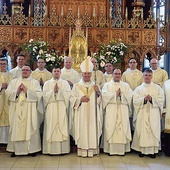 	Z biskupami oraz zarządem Wyższego Seminarium Duchownego w Radomiu.