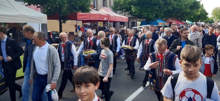 Dobra. Męska pielgrzymka do Piekar Śląskich