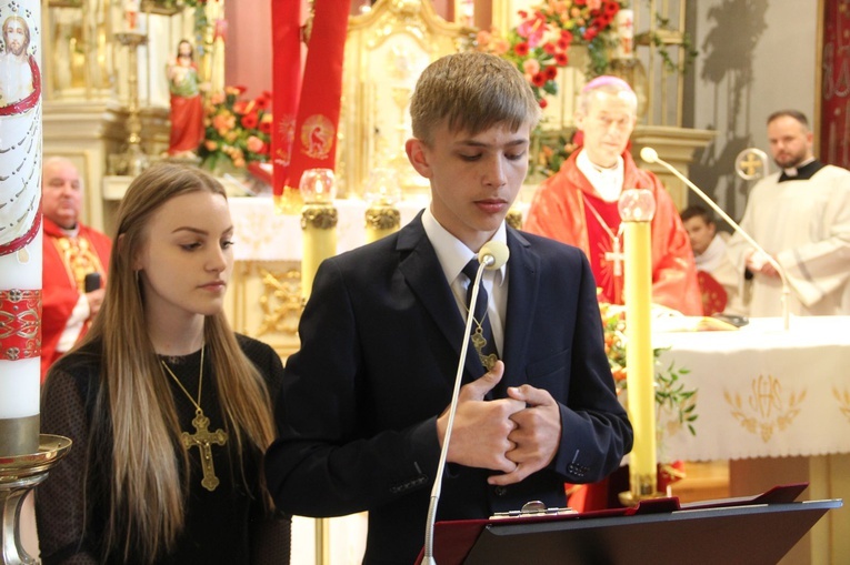 Nowe Rybie. Bierzmowanie 2022