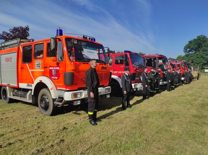 Śląskie. Leśnicy dziękują strażakom. 50 tysięcy złotych trafiło do dziesięciu jednostek OSP