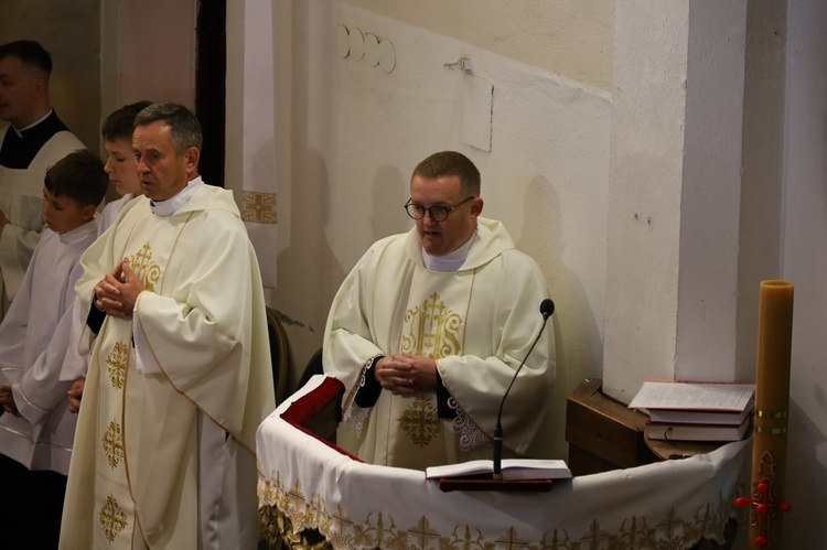 Poświęcenie sztandaru szkolnego w Kaczorowie