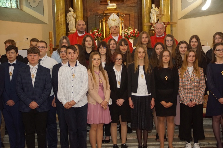 Bierzmowanie w Stroniu Śl. i w Lubnowie