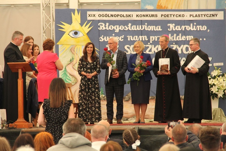 Zabawa. Wręczenie nagród w konkursie o bł. Karolinie