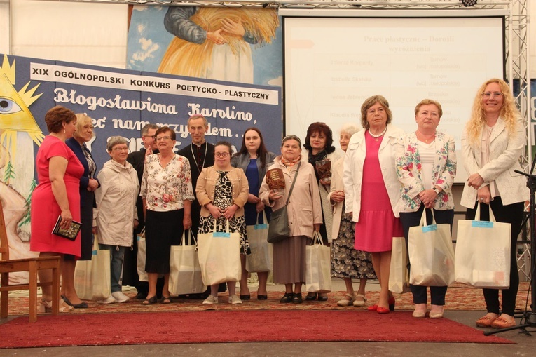 Zabawa. Wręczenie nagród w konkursie o bł. Karolinie
