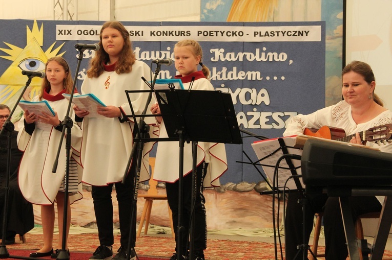 Zabawa. Wręczenie nagród w konkursie o bł. Karolinie