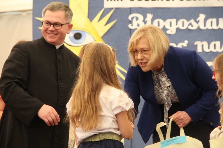 Zabawa. Wręczenie nagród w konkursie o bł. Karolinie