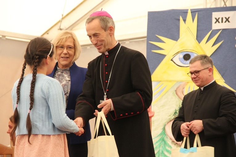 Zabawa. Wręczenie nagród w konkursie o bł. Karolinie