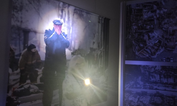 Katowice. "Kronika wojny" w dawnej siedzibie Muzeum Śląskiego. Pokazuje 100 dni rosyjskiej agresji