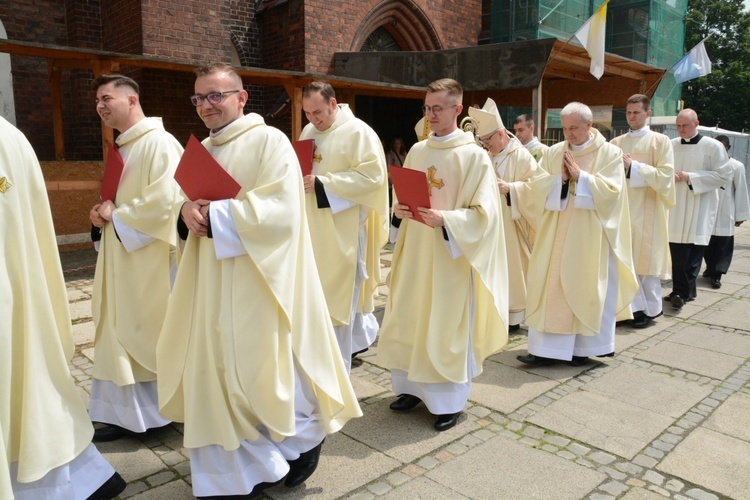 Święcenia kapłańskie w roku Złotego Jubileuszu Diecezji Opolskiej