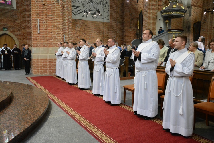 Święcenia kapłańskie w roku Złotego Jubileuszu Diecezji Opolskiej