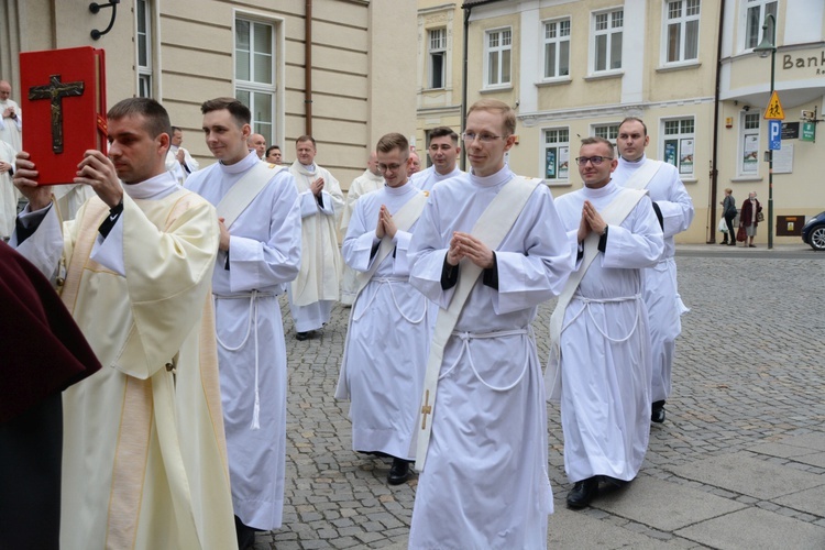 Święcenia kapłańskie w roku Złotego Jubileuszu Diecezji Opolskiej