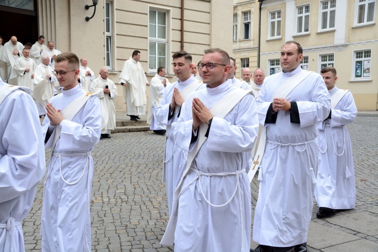 Święcenia kapłańskie w roku Złotego Jubileuszu Diecezji Opolskiej